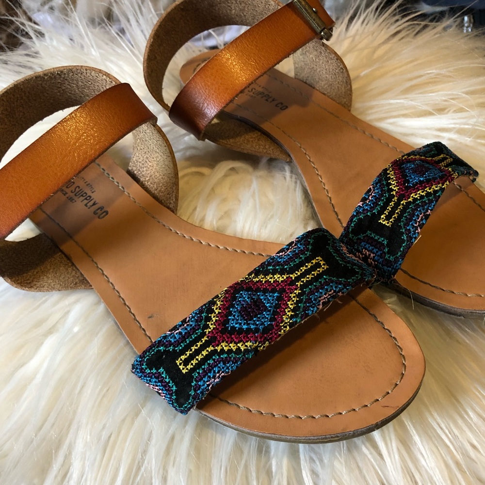 Sandals - Picture 2 of 3